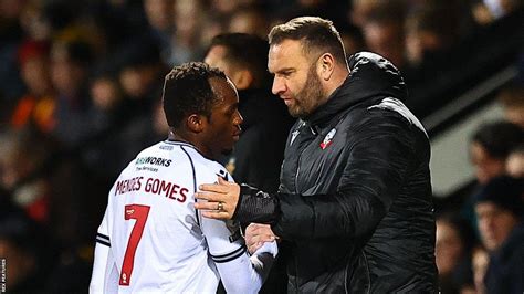Ian Evatt: Bolton boss has red card overturned amid Mendes .